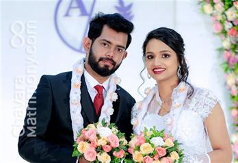 Wedding photos of Neena Kunnikkuru and Albin Jose.